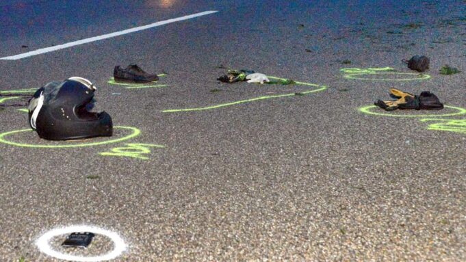 Motocyklista umiera podczas zbierania samochodu | Hessenschau.de

