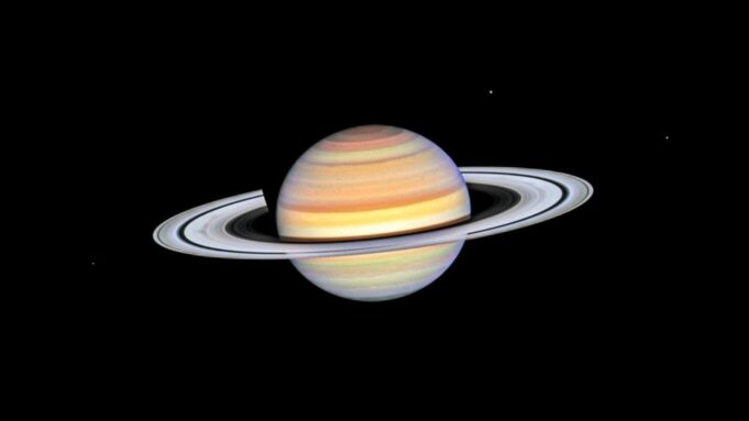 Astronomia: Pierścień Saturna jest prawie niewidoczny w tym roku

