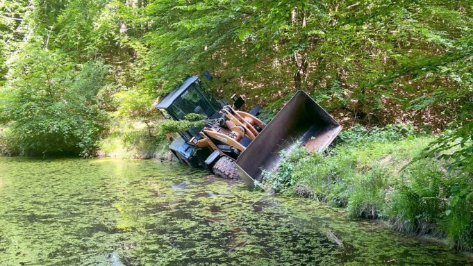 Destrukcyjna jazda ładowarka kół kończy w Forest Pond: Prokuratura potwierdza | Hessenschau.de

