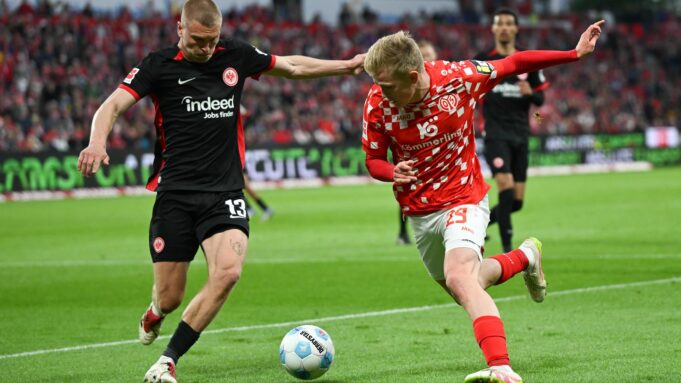 EINTRACHT Frankfurt NEWS AKTUALNOŚCI: SGE „Chcesz być jasny w domu” | Hessenschau.de

