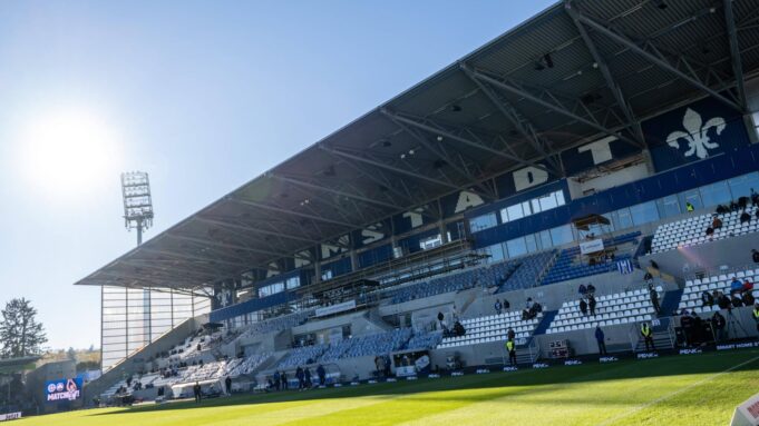 Fani Lilia mogą wziąć ślub w bramce Böllenfall ➤ Najnowsze wiadomości z Darmstadt 98 | Hessenschau.de

