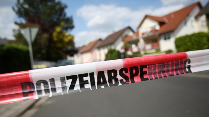 Hainburg: Roller Driver jedzie do ucieczki od małych dzieci z policjanta Hessenschau.de

