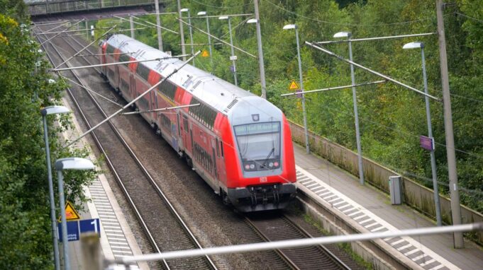 Linia kolejowa Kiel-Hamburg bez DB Regio? Rozpoczyna się nowe alokacja ziemi

