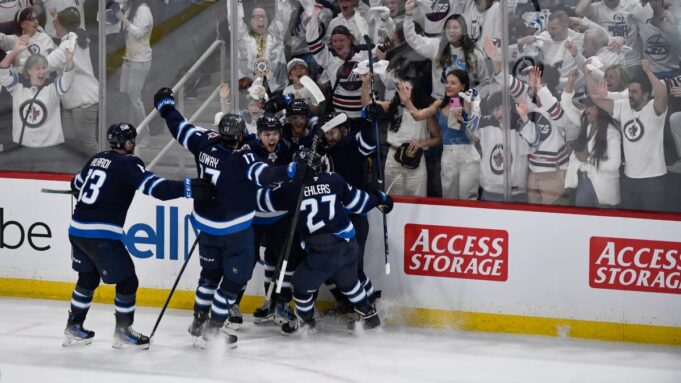 NHL: Winnipeg pokonuje St. Louis w dogrywce

