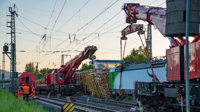 Pociąg frachtu wykoleje się: linia kolejowa Frankfurt-Kassel jest zamknięta do środy | Hessenschau.de

