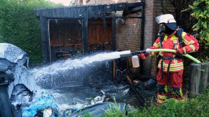 Rower Burning Wilhelmstrasse

