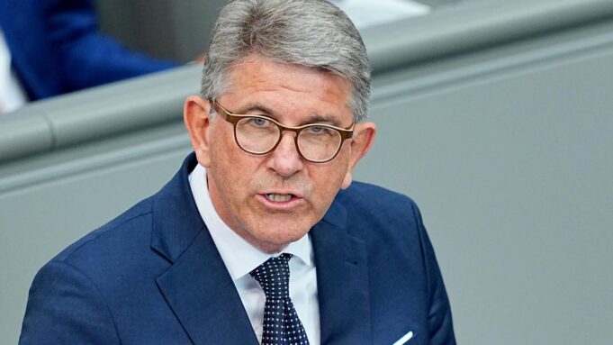 Rząd federalny planuje podatek cyfrowy dla dużych firm technologicznych

