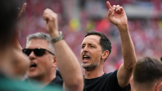 Trener Eintracht Dino Toppmöller's Sezon | Hessenschau.de

