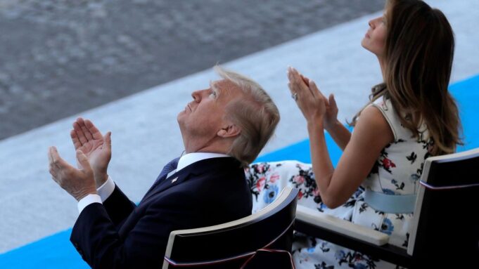 Trump świętuje swoje urodziny z czołgami i helikopterami


