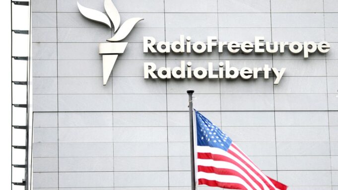UE mówi nam, że zagraniczne stacje radiowe były wolne od 5,5 miliona euro w Europie

