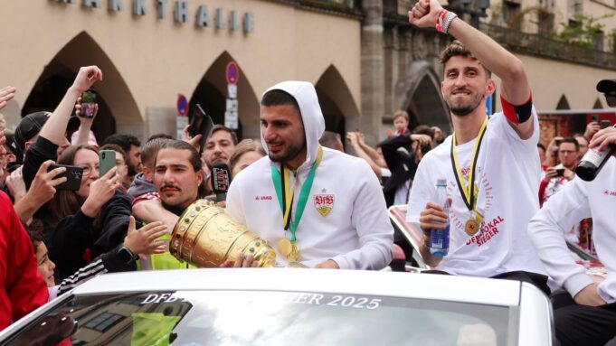 W filmie: 35 000 Stuttgart świętuje swoich bohaterów Pucharu

