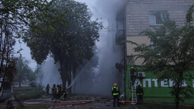 Wojna Ukraińska: Moskwa i Kijowa atakują się nawzajem dronami

