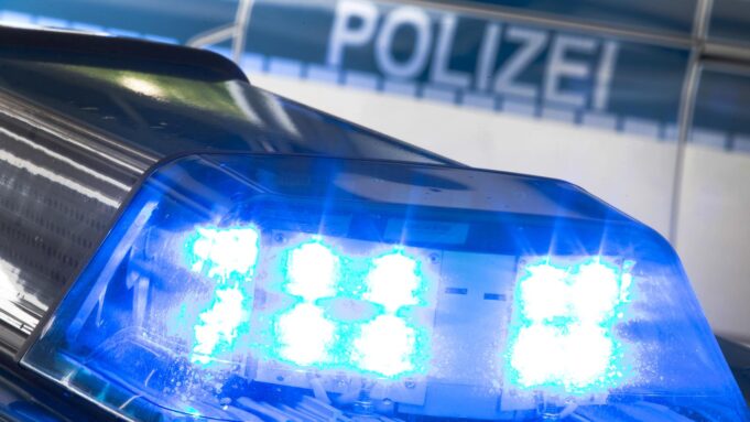 Zły hombug: 100 niezwiązanych gości wywołuje operacje policji w urodziny | Hessenschau.de


