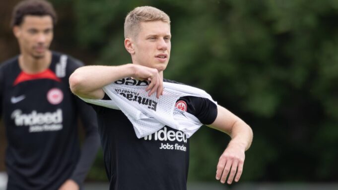 Eintracht Frankfurt: Elias Baum, pewny siebie pretendent | Hessenschau.de

