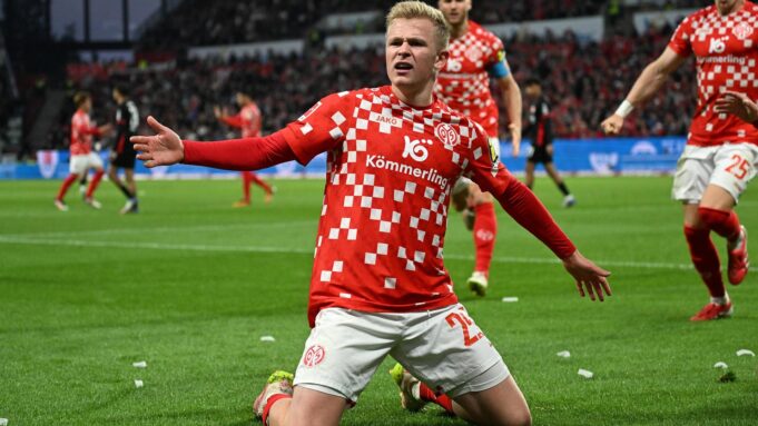 Eintracht przed obowiązkiem napastnika: co Jonathan Burkardt różnicował | Hessenschau.de

