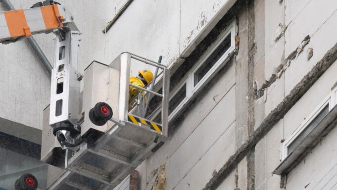 Fasada Crash w Babournehausen: Hochhaus pozostaje zamknięty, mieszkańcy mogą wrócić | Hessenschau.de

