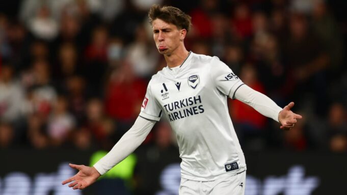 Mainz 05 Obowiązek Australia Kasey Bos

