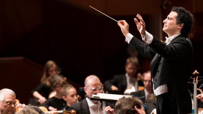 Otwarcie z Human Resources Symphony Orchestra: Rheingau Music Festival świętuje Maurice Ravel | Hessenschau.de

