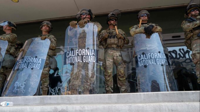 Rząd USA wysyła marines do Los Angeles

