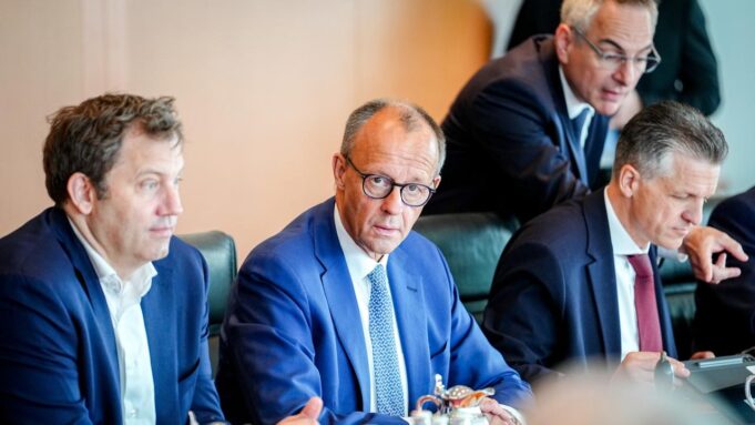 Rząd federalny tworzy ponad 200 nowych miejsc pracy

