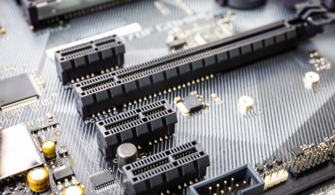 Standard PCIE 7.0, przyjęcie dwukrotnie większej szybkości transferu

