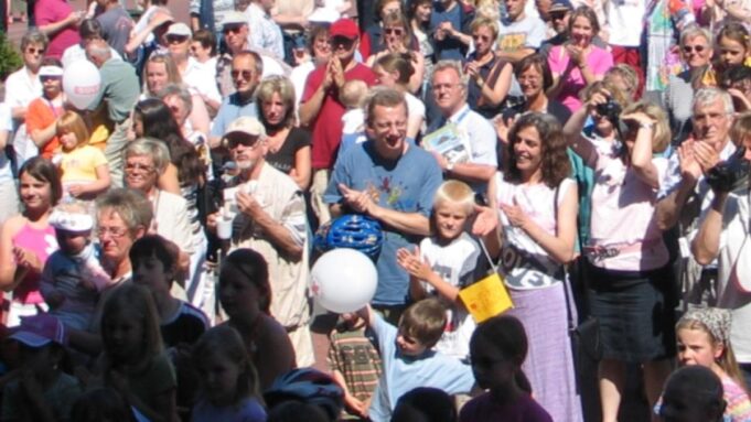 Tornado obchodzi 20 lat praw miasta podczas dużego festiwalu rodzinnego

