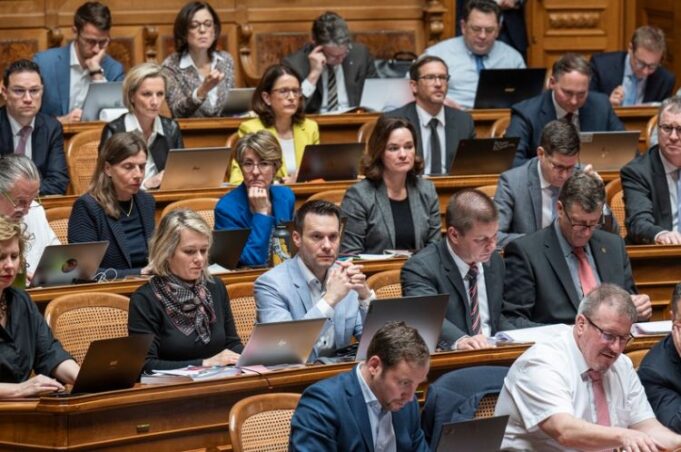 Wyciek hasła: radni ignorują wytyczne dotyczące bezpieczeństwa

