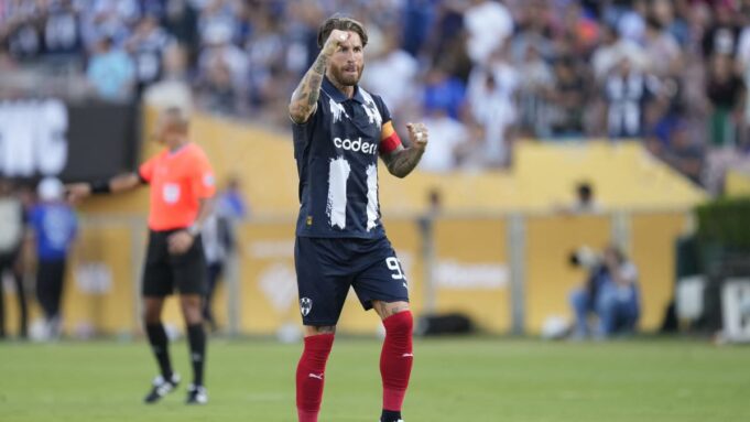 Z wideo: Sergio Ramos, Chivus in International

