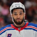 NHL Ticker: Oiler dostaje mangiapane -Carolina z "Transakcja podpisu"-handel