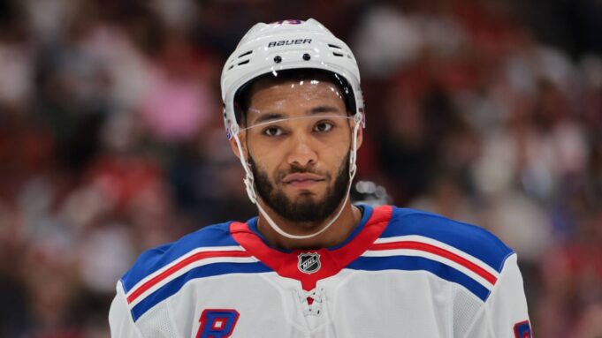 NHL Ticker: Oiler dostaje mangiapane -Carolina z "Transakcja podpisu"-handel


