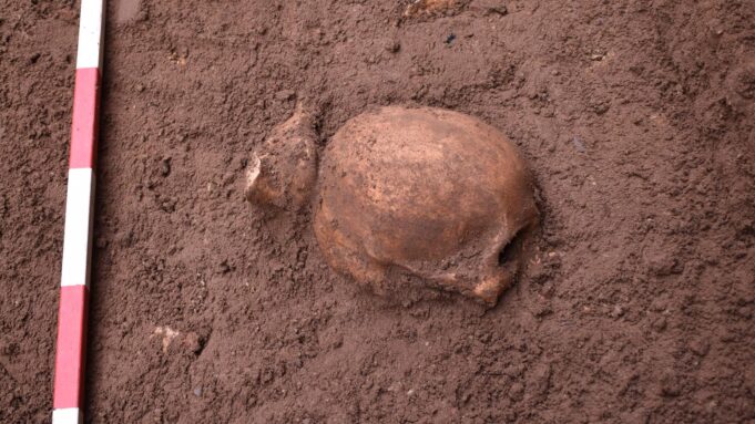 Odkrycia archeologiczne w Darmstadt: Ludzie tańczący na starych grobach | Hessenschau.de

