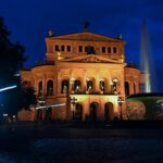 Odwiedzający w Alter Opera Frankfurt Rise ➤ Kulturowe wiadomości Hessen | Hessenschau.de