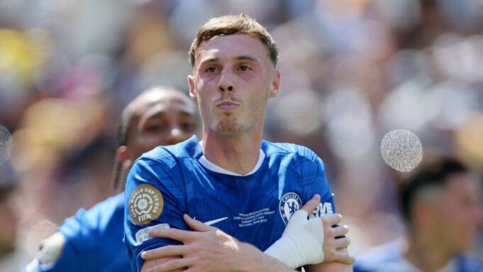 Palmer jest przytłoczony, Neves Flies: Chelsea dominuje w finale

