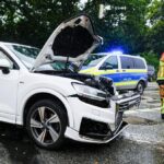 Starsza kobieta ranna w wypadku - CAR RAM ELEKTRUKA